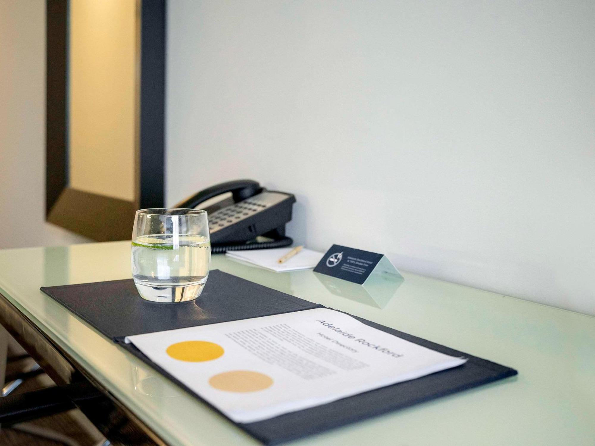 Adelaide Rockford Hotel Екстериор снимка
